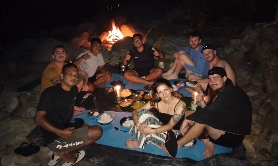 Orangutan Bukit Lawang api unggun